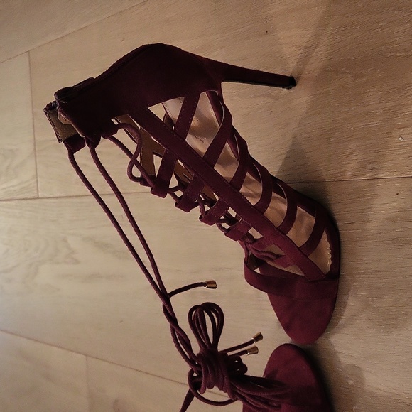 CHAROLETTE RUSSE strappy 4" burgundy stilettos - Picture 9 of 11